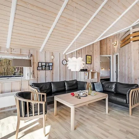 Germaine - 1-2km From The Sea By Interhome